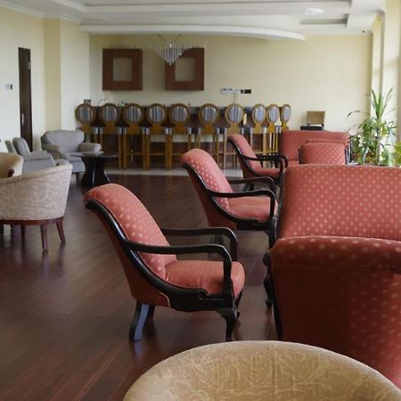 The White Rhino Hotel Ньери Экстерьер фото