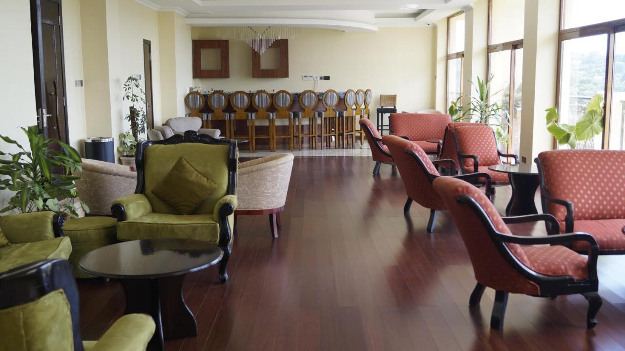 The White Rhino Hotel Ньери Экстерьер фото