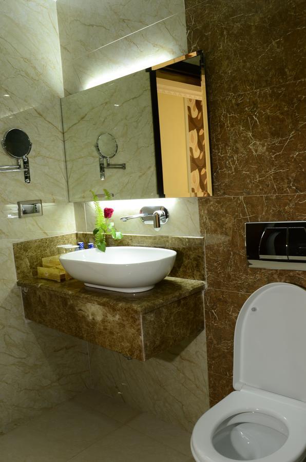 The White Rhino Hotel Ньери Экстерьер фото