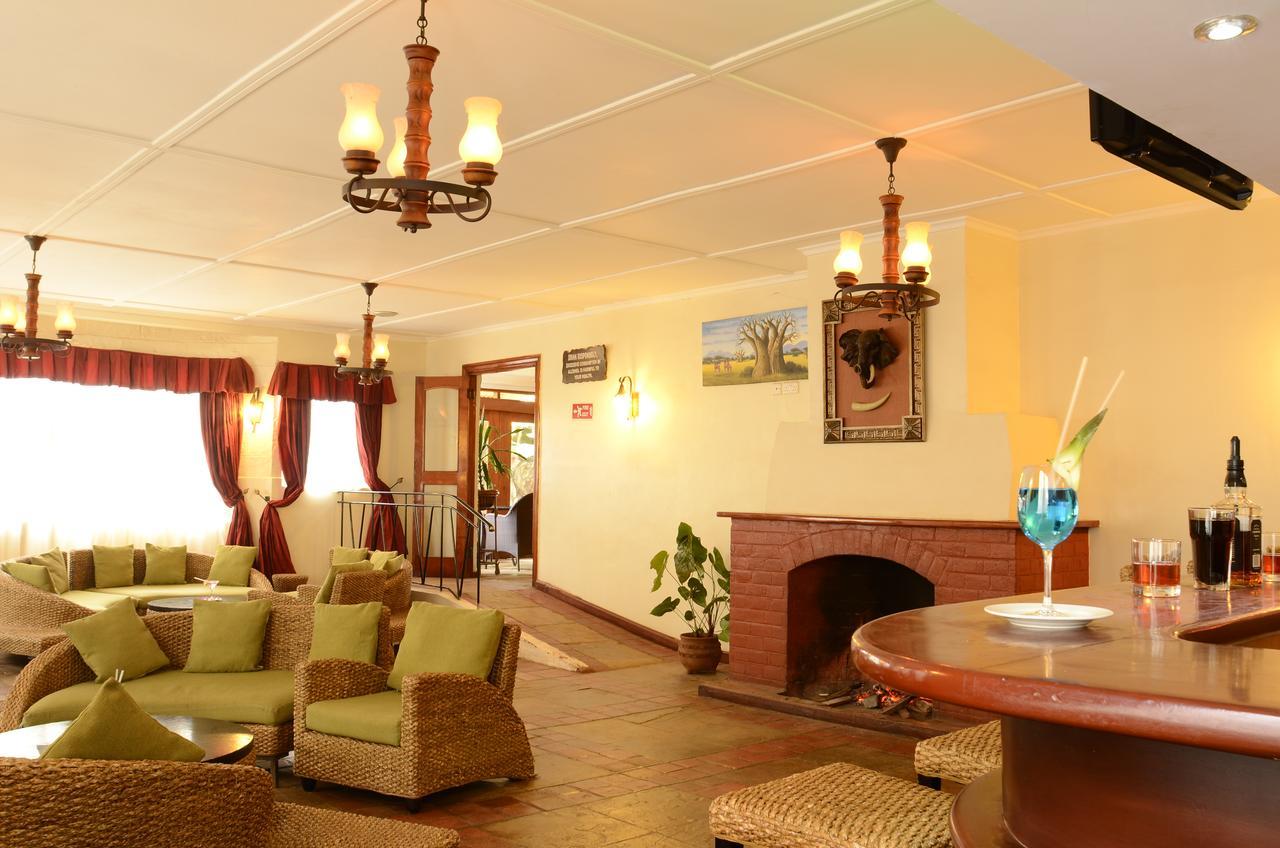 The White Rhino Hotel Ньери Экстерьер фото