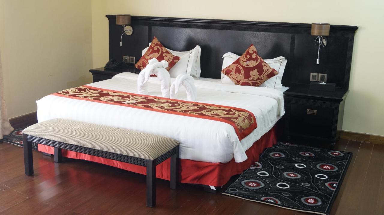 The White Rhino Hotel Ньери Экстерьер фото