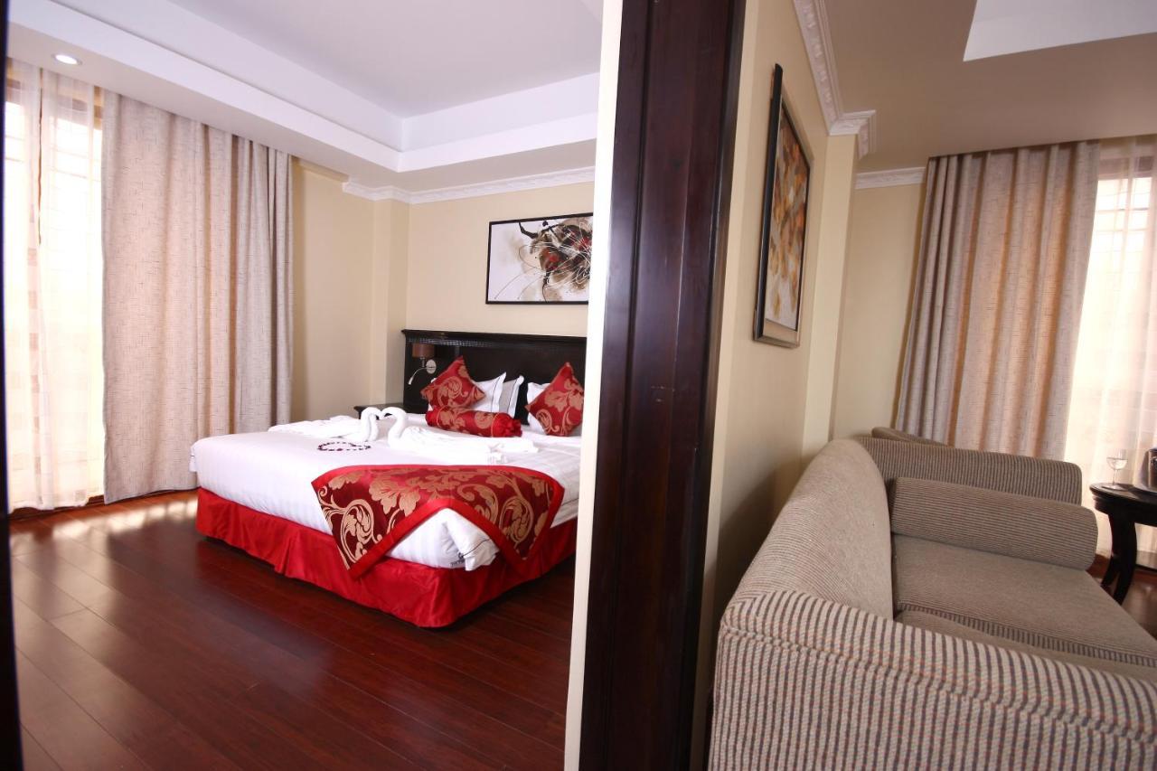 The White Rhino Hotel Ньери Экстерьер фото